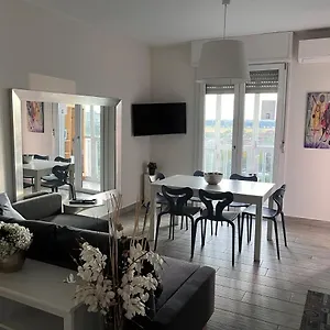 Panoramico Vicino A Fiere E Stadio , Milan Italy