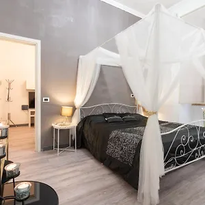 Cairoli 1 House G&b Colisee , Rome Italy